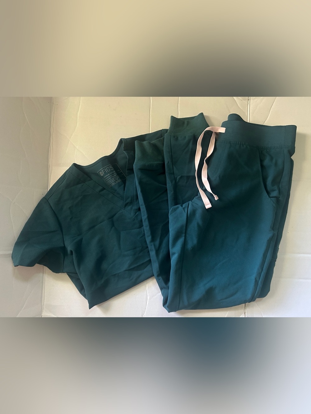 FIGS Scrub Set